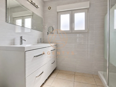 Maison à vendre 8 pièces de 158,53 m² à Champigny-sur-Marne