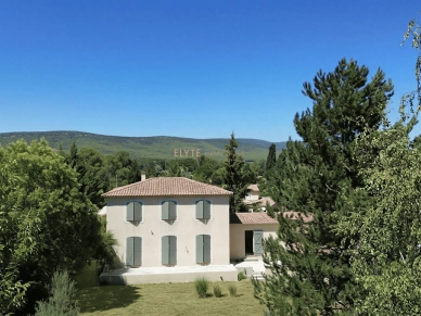 Maison à vendre 5 pièces de 132 m² à Nans-les-Pins