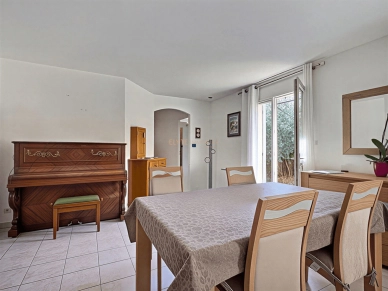 Maison à vendre 4 pièces de 96,42 m² à Trets