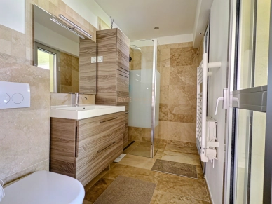 Maison à vendre 10 pièces de 271,43 m² à Peynier