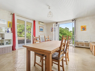 Maison à vendre 4 pièces de 235 m² à Velaux