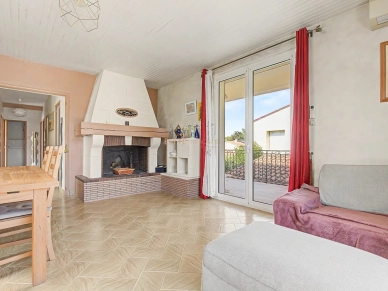 Maison à vendre 4 pièces de 235 m² à Velaux