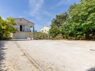 Maison à vendre 4 pièces de 235 m² à Velaux