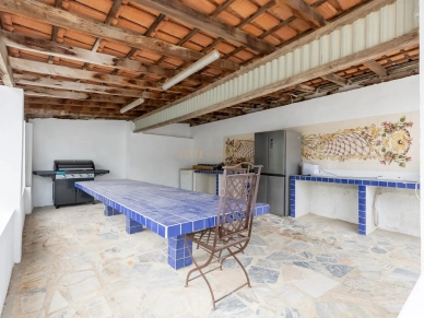 Maison à vendre 8 pièces de 285,2 m² à Ventabren