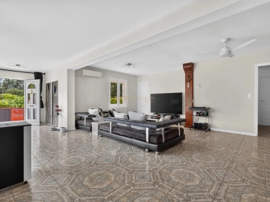 Maison à vendre 8 pièces de 285,2 m² à Ventabren