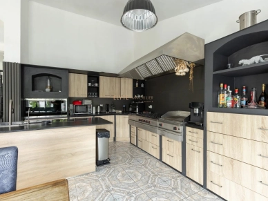 Maison à vendre 8 pièces de 285,2 m² à Ventabren