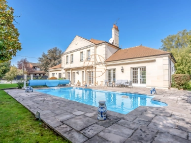 Maison à vendre 7 pièces de 270 m² à Noisy-le-Grand