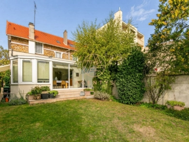 Maison à vendre 7 pièces de 153,14 m² à Saint-Maur-des-Fossés
