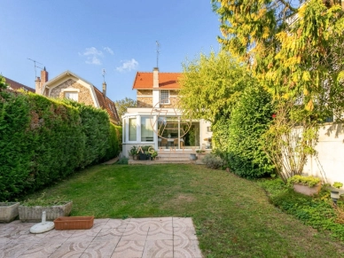 Maison à vendre 7 pièces de 153,14 m² à Saint-Maur-des-Fossés