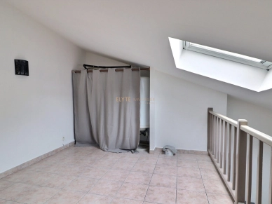 Appartement à vendre 2 pièces de 46 m² à Saint-Chamas