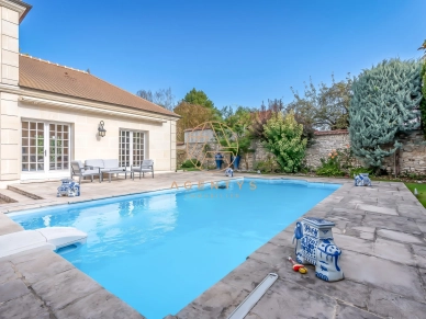 Maison à vendre 7 pièces de 270 m² à Noisy-le-Grand