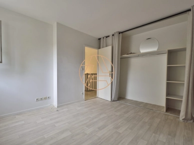 Maison à vendre 5 pièces de 89 m² à Saint-Maur-des-Fossés