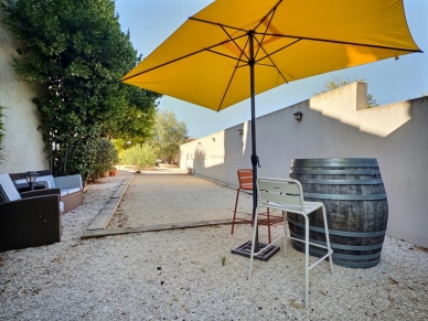 Maison à vendre 10 pièces de 271,43 m² à Peynier