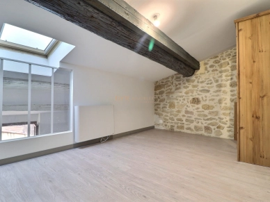 Appartement à louer 1 pièces de 49,66 m² à Saint-Chamas
