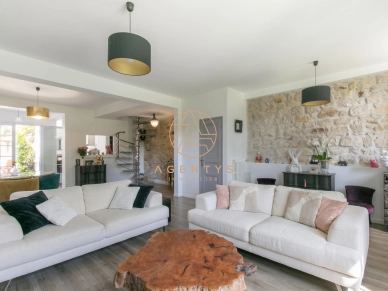 Maison à vendre 6 pièces de 148,78 m² à Saint-Maur-des-Fossés