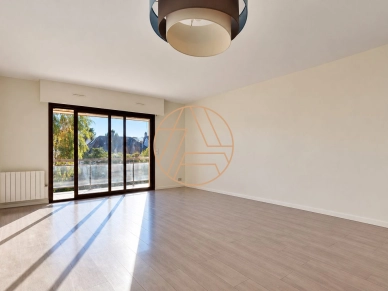 Appartement à vendre 3 pièces de 68 m² à Saint-Maur-des-Fossés