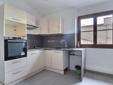 Appartement à louer 1 pièces de 49,66 m² à Saint-Chamas
