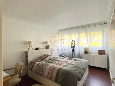 Appartement à vendre 3 pièces de 77 m² à Saint-Maur-des-Fossés