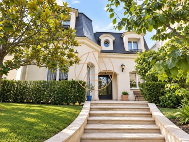 Maison à vendre 7 pièces de 150 m² à Saint-Maur-des-Fossés