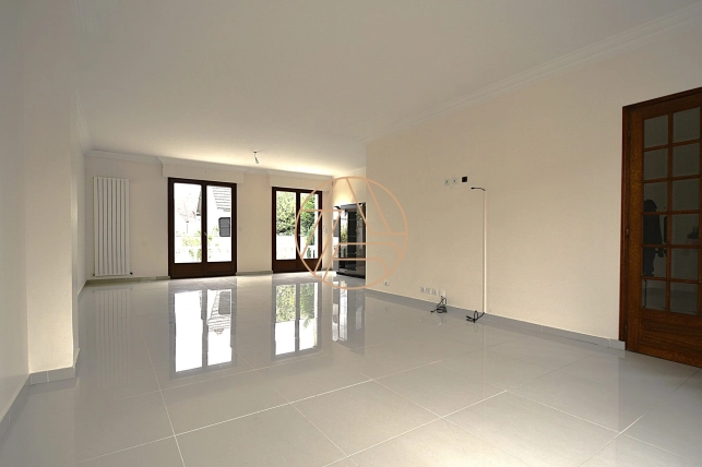 Maison à vendre 7 pièces de 157 m² à Ormesson-sur-Marne