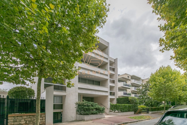 Appartement à vendre 5 pièces de 103 m² à Saint-Maur-des-Fossés