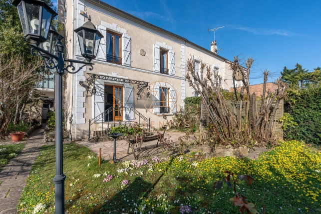 Maison à vendre 6 pièces de 165 m² à Nogent-sur-Marne