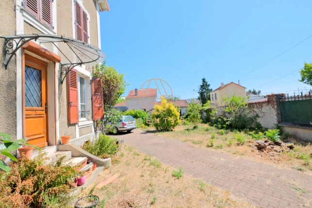 Maison à vendre 6 pièces de 117,87 m² à Champigny-sur-Marne
