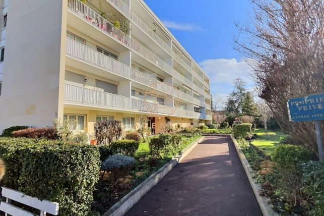 Appartement à vendre 1 pièces de 27,07 m² à Saint-Maur-des-Fossés