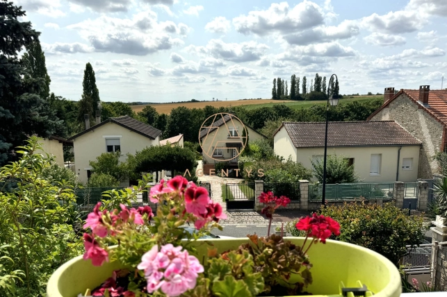 Maison à vendre 6 pièces de 108,27 m² à Louvres