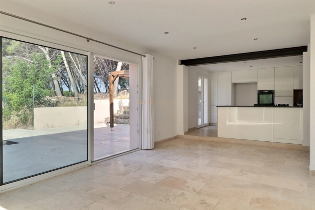 Maison à vendre 7 pièces de 174 m² à Saint-Chamas