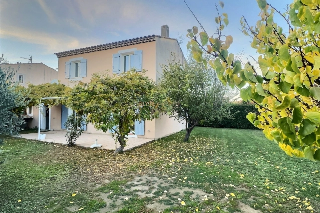Maison à vendre 4 pièces de 111 m² à Peyrolles-en-Provence
