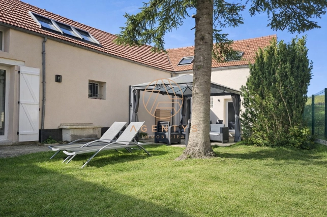Maison à vendre 8 pièces de 219,8 m² à Noisy-le-Grand