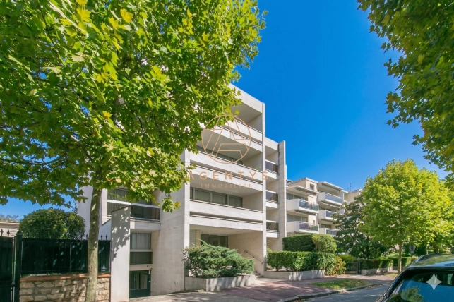 Appartement à vendre 5 pièces de 103 m² à Saint-Maur-des-Fossés