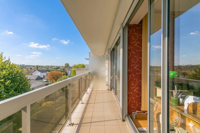 Appartement à vendre 5 pièces de 103 m² à Saint-Maur-des-Fossés