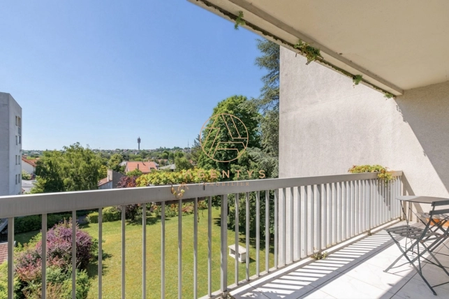 Appartement à vendre 2 pièces de 44,21 m² à Saint-Maur-des-Fossés