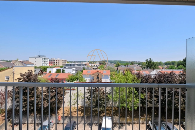 Appartement à louer 4 pièces de 75,96 m² à Saint-Maur-des-Fossés
