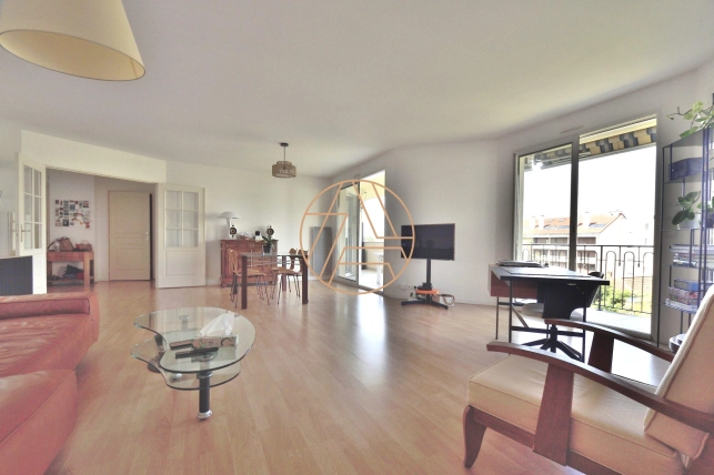 Appartement à vendre 5 pièces de 120 m² à Saint-Maur-des-Fossés