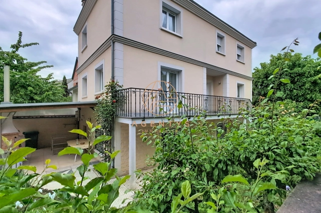 Maison à vendre 7 pièces de 117,89 m² à Saint-Maur-des-Fossés