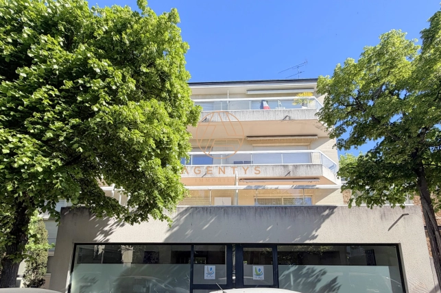 Local commercial à louer de 119 m² à Saint-Maur-des-Fossés