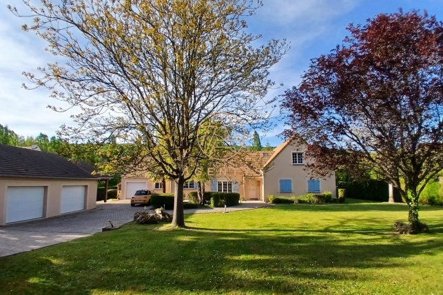 Maison à vendre 7 pièces de 220 m² à Sermaise
