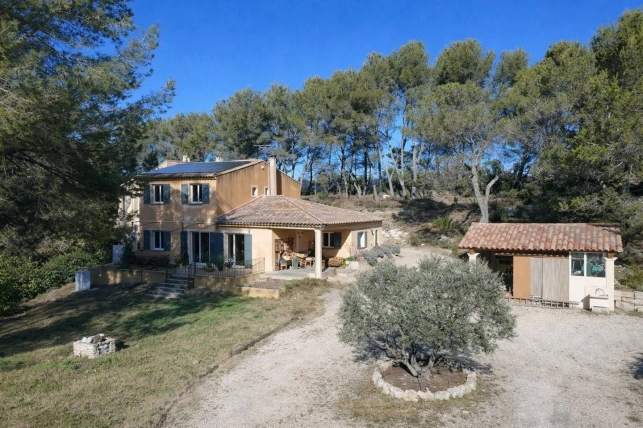 Maison 6 pièces 255 m² · à La Bastidonne · 255 m² · 850 000 €