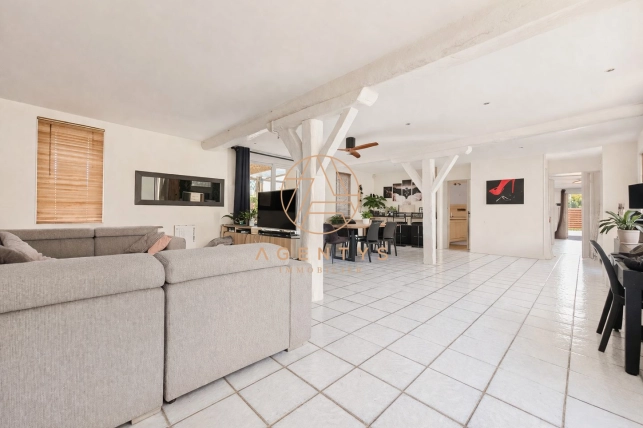 Maison à vendre 8 pièces de 219,8 m² à Noisy-le-Grand