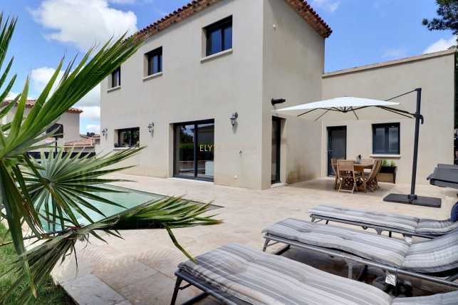Maison à vendre 5 pièces de 120 m² à Saint-Chamas