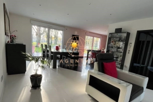 Maison à vendre 7 pièces de 340 m² à Ormesson-sur-Marne