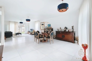 Maison à vendre 7 pièces de 165 m² à Saint-Maur-des-Fossés