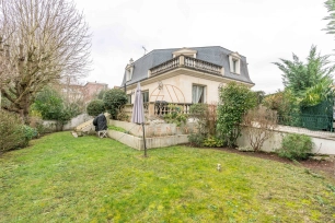 Maison à vendre 8 pièces de 205 m² à Nogent-sur-Marne
