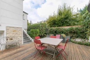 Maison à vendre 6 pièces de 141,88 m² à Saint-Maur-des-Fossés