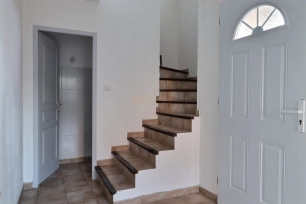 Maison à vendre 4 pièces de 111 m² à Peyrolles-en-Provence