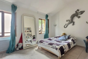 Appartement à vendre 2 pièces de 47 m² à Saint-Chamas