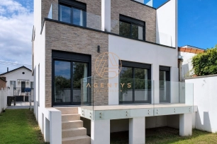 Maison à vendre 7 pièces de 157 m² à Saint-Maur-des-Fossés